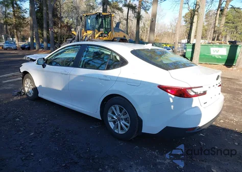 2025 Toyota Camry Le z USA, uszkodzony, nr VIN 4T1DAACK0SU565647